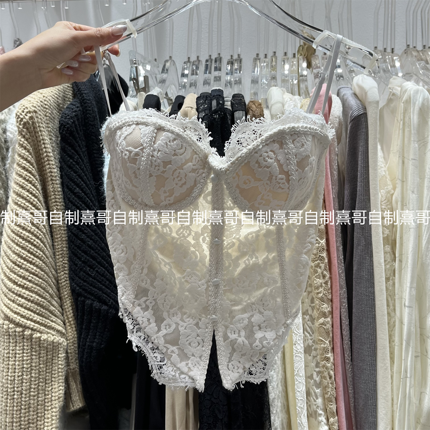 纯欲风鱼骨蕾丝吊带背心女春秋新款高级感收腰显瘦外穿内搭上衣潮