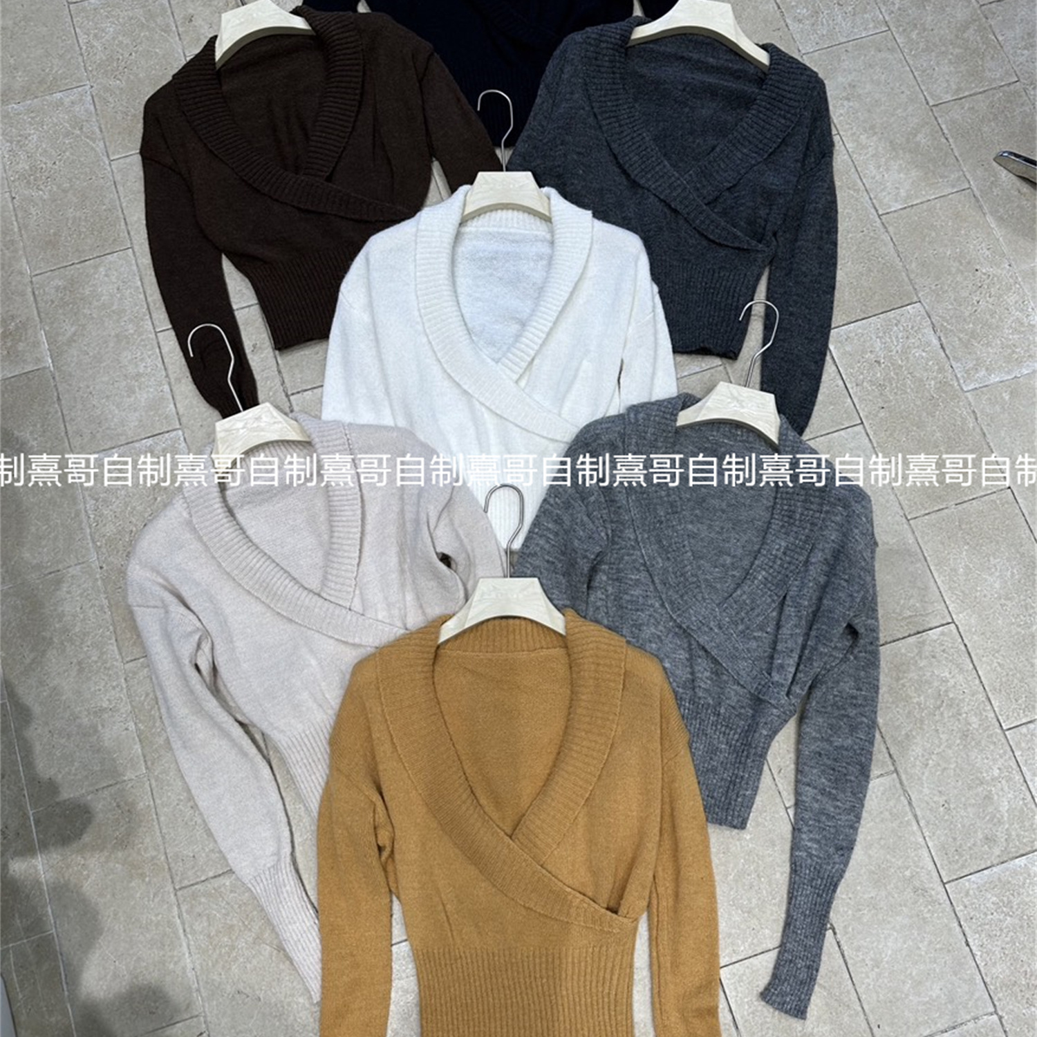 法式复古气质百搭显瘦翻边V领长袖针织毛衣女收腰短款上衣打底衫