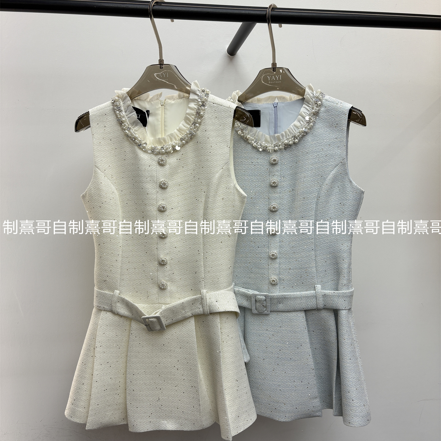 法式水晶钉珠花领无袖收腰百褶腰带连衣裙女冬季优雅气质A字短裙