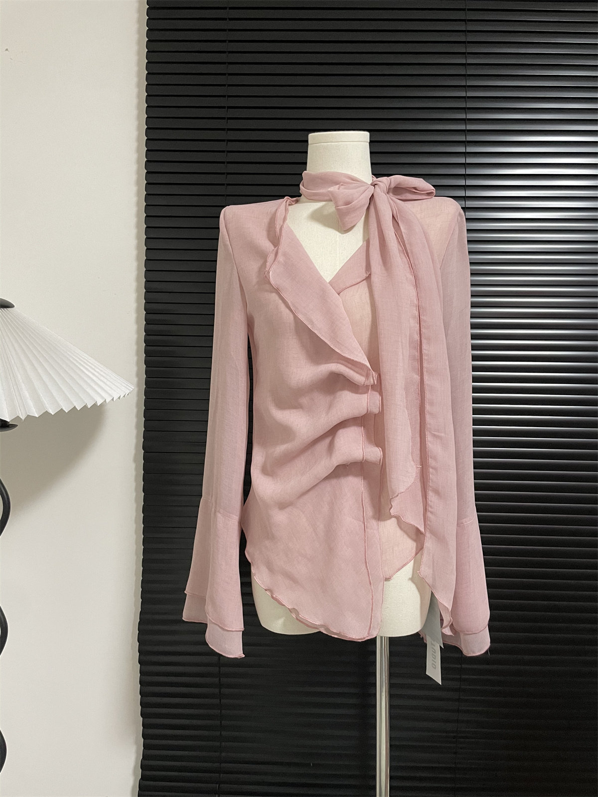 藕粉色长袖雪纺衫衬衣女秋季薄款防晒衬衫飘带v领不规则别致上衣