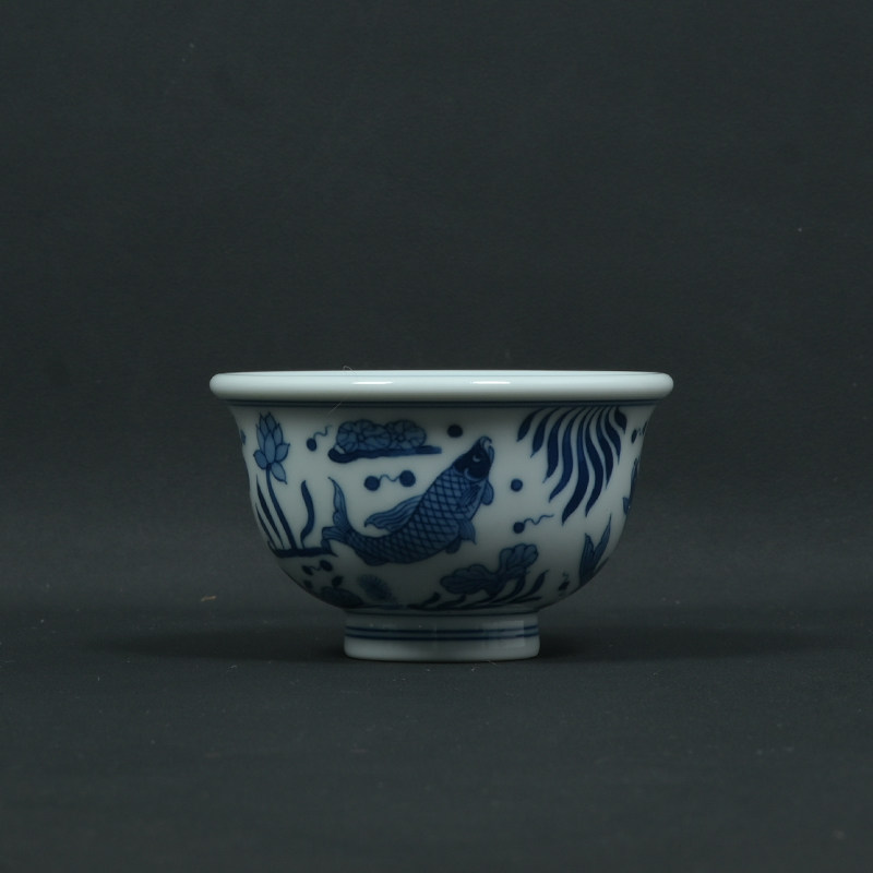 汲老推荐景德镇汲窑青花手绘鱼藻纹70cc压手杯主人杯茶杯