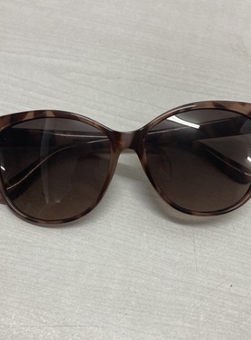 女士百搭偏光太阳镜墨镜椭圆中年妈妈镜轻防紫外线遮阳出口外贸品