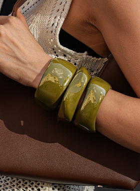 欧美跨境绿色几何扭曲亚克力手镯轻奢感手环时尚夸张气质手饰