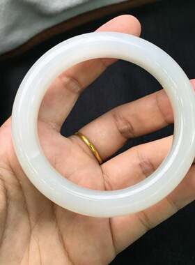 和田白玉手镯 61g 温润细腻 性价比高38095