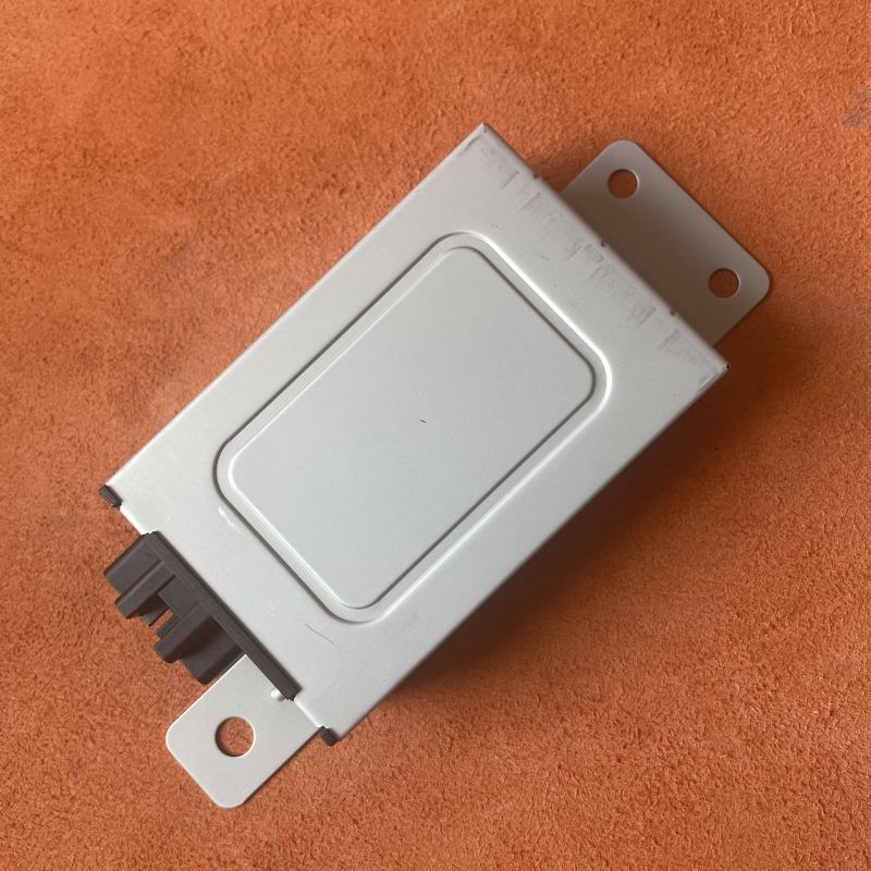 哈弗M6电源稳压器DC转换器