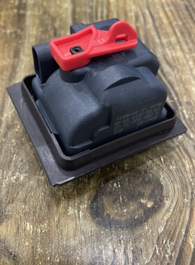 适用于奔驰A级C级奔驰E级G级GLA级GLC级油箱盖开关马达闭锁器电机