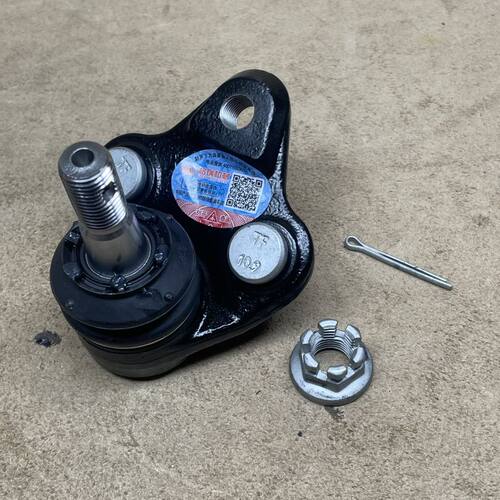 哈弗H2下摆臂球头下支臂球销