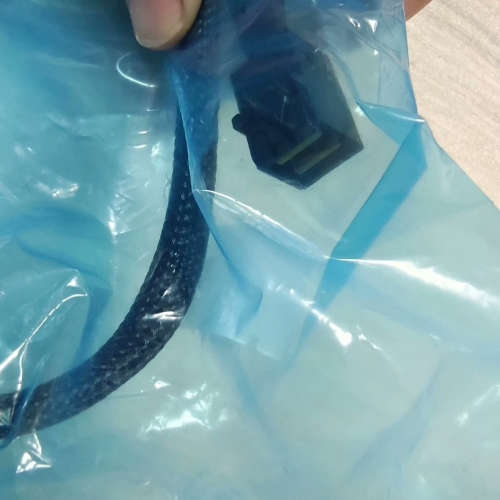 SFF8087转SFF8643数据线1.05米，全新原包装议价。