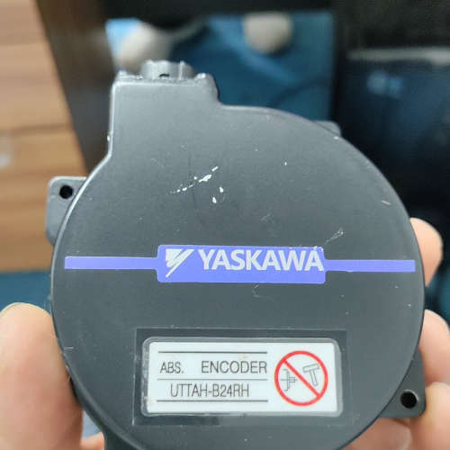 全新安川编码器ENC0DER UTTAH–B24RH议价。