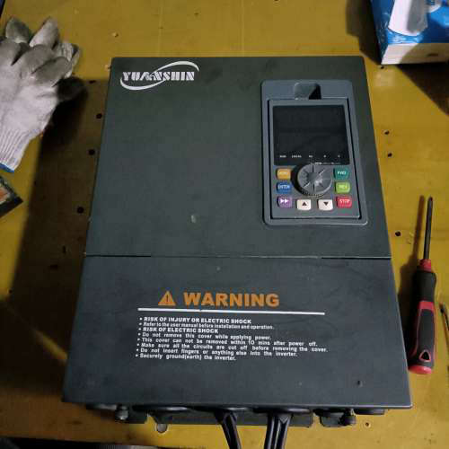 源信变频器 15KwG/18.5KWP YX3000-4T0议价。