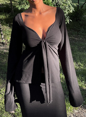 Solid color split open navel top T-shirt纯色开叉露脐上衣T恤