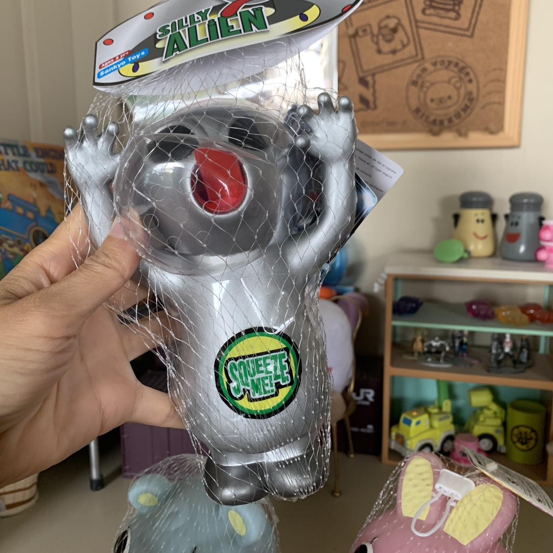 整蛊玩偶捏捏乐啊呜叫