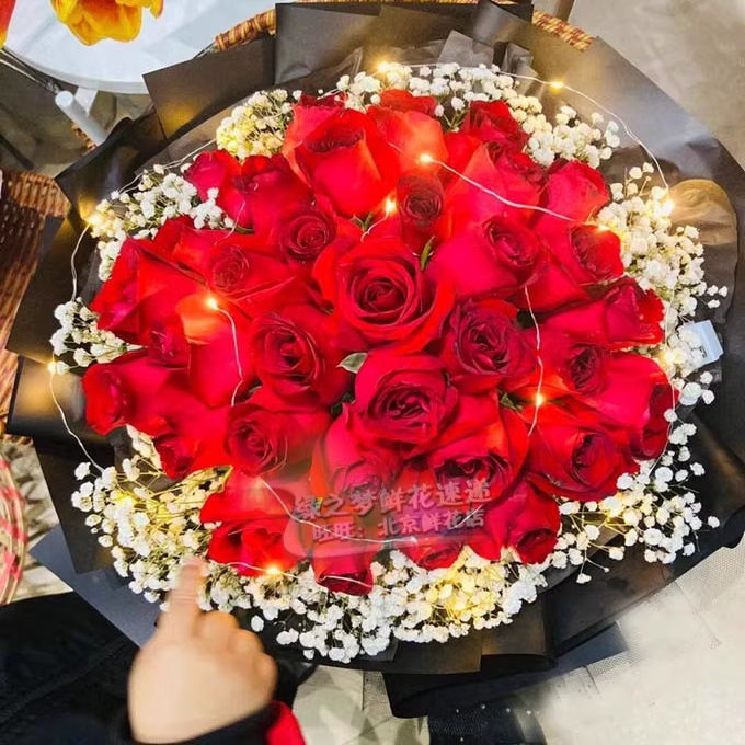 33朵红玫瑰真花红玫瑰花束礼物送女友老婆鲜花同城速递花店送鲜花