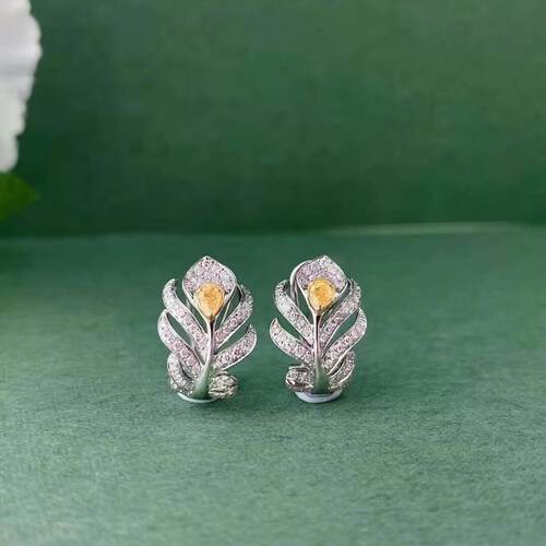 18K白金女镶嵌 0.65克拉天然南非高品质钻石黄钻羽毛耳拍真金真钻