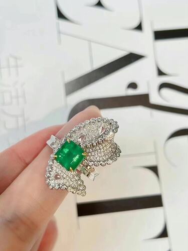 18K金配南非钻石镶女款2克拉天然祖母绿蝴蝶结戒指真金真钻送证书
