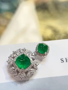 18K金女镶嵌南非高品质钻石1.8克拉天然糖塔祖母绿吊坠真金真钻石