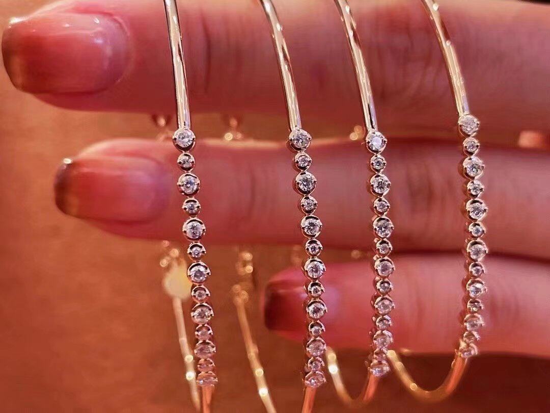 18K金镶女款0.2克拉天然南非大钻小钻圆形钻石手镯真金真钻送证书