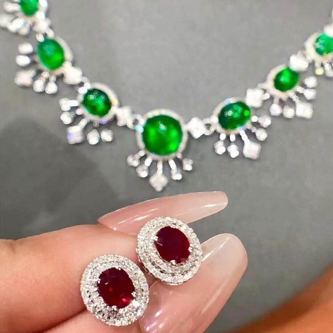 18K金女镶嵌南非高品质钻石0.9克拉天然红宝石耳钉真金真钻送证书