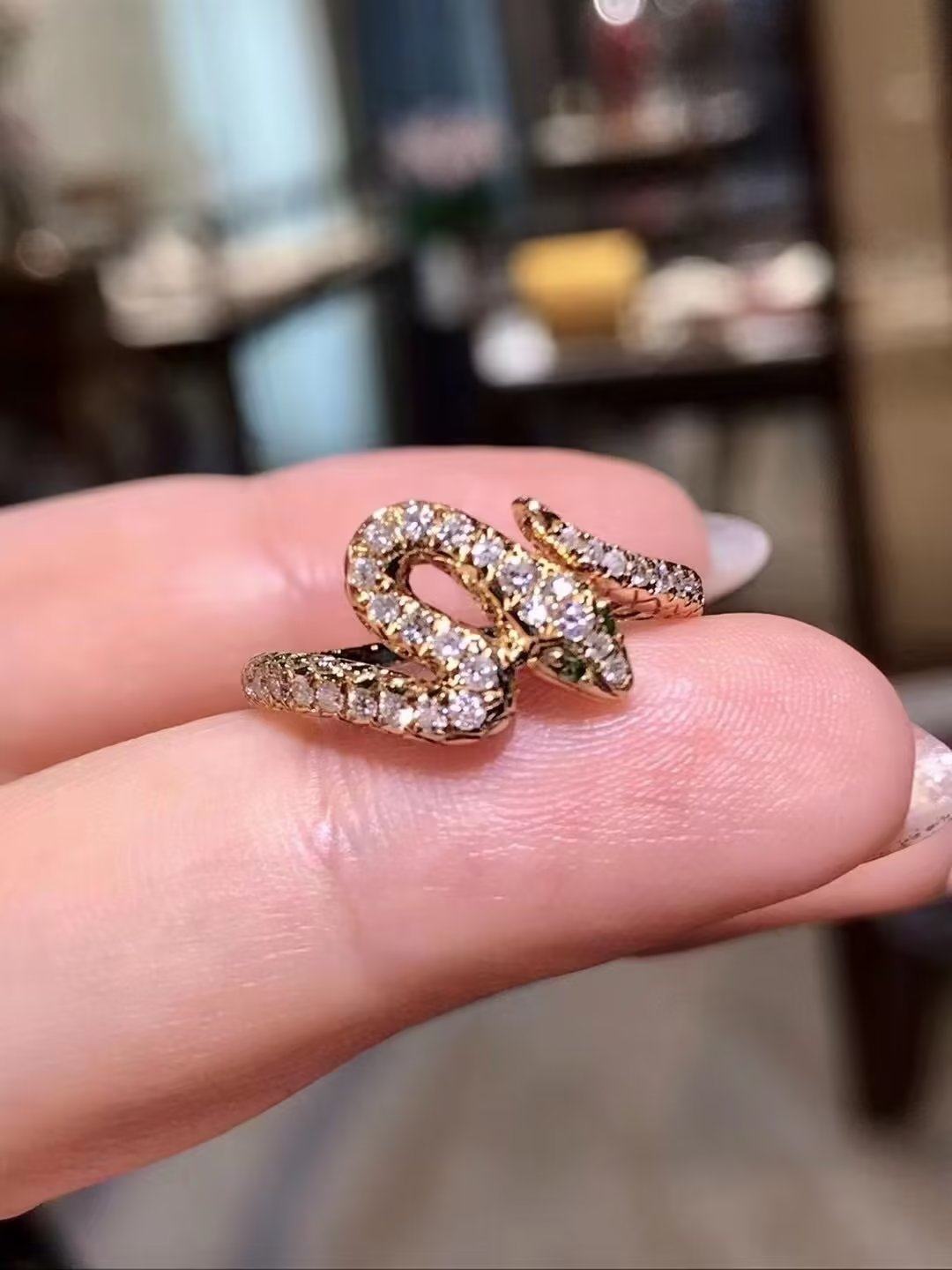 18K金女镶嵌 0.31克拉天然南非高品质钻石蛇形戒指真金真钻送证书