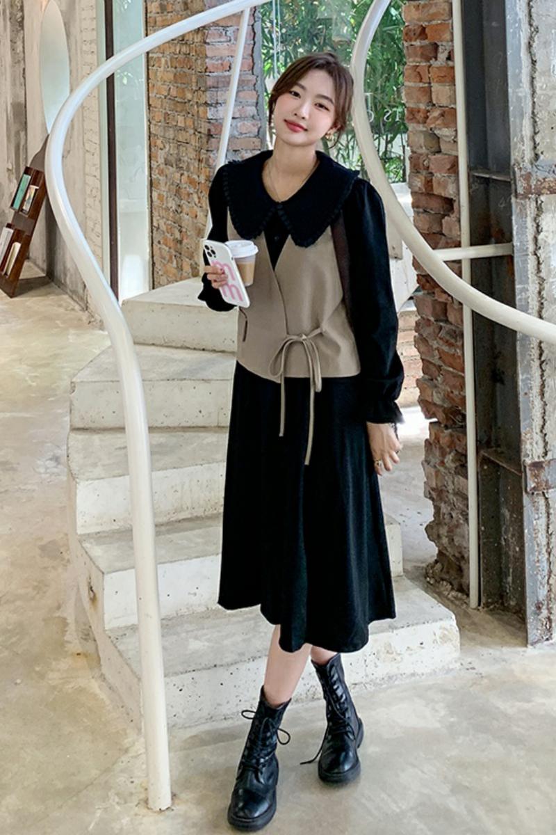 减龄冷淡风黑色娃娃领连衣裙2024春秋新款高级感马甲裙子,女装连衣裙,惟卡贝娜