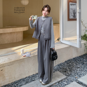 灰色流苏小香风马甲套装女2025秋季新款高级感打底衫阔腿裤三件套图片
