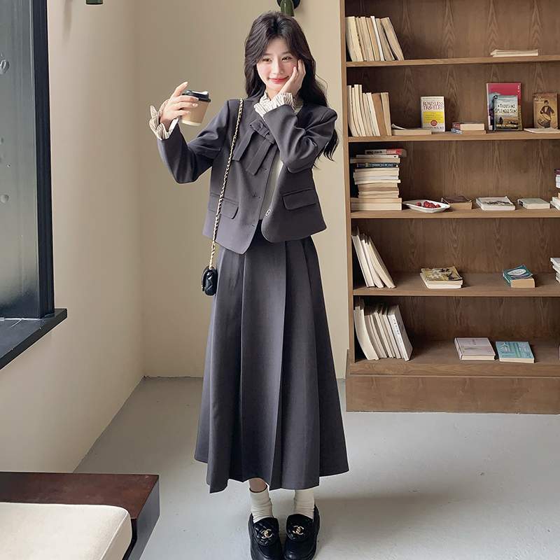 开春韩系穿搭一整套女2025新款学院风减龄气质小西服半身裙两件套，女装套装/套裙，惟卡贝娜
