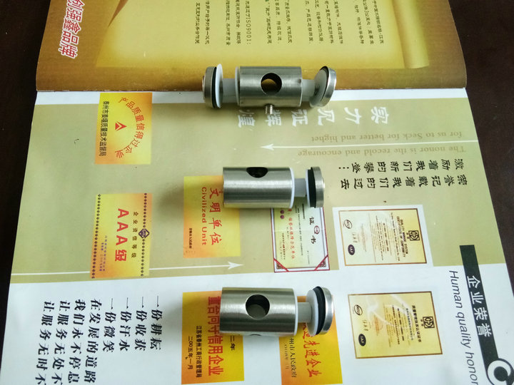 不锈钢立柱玻璃夹具驳接爪窨井盖