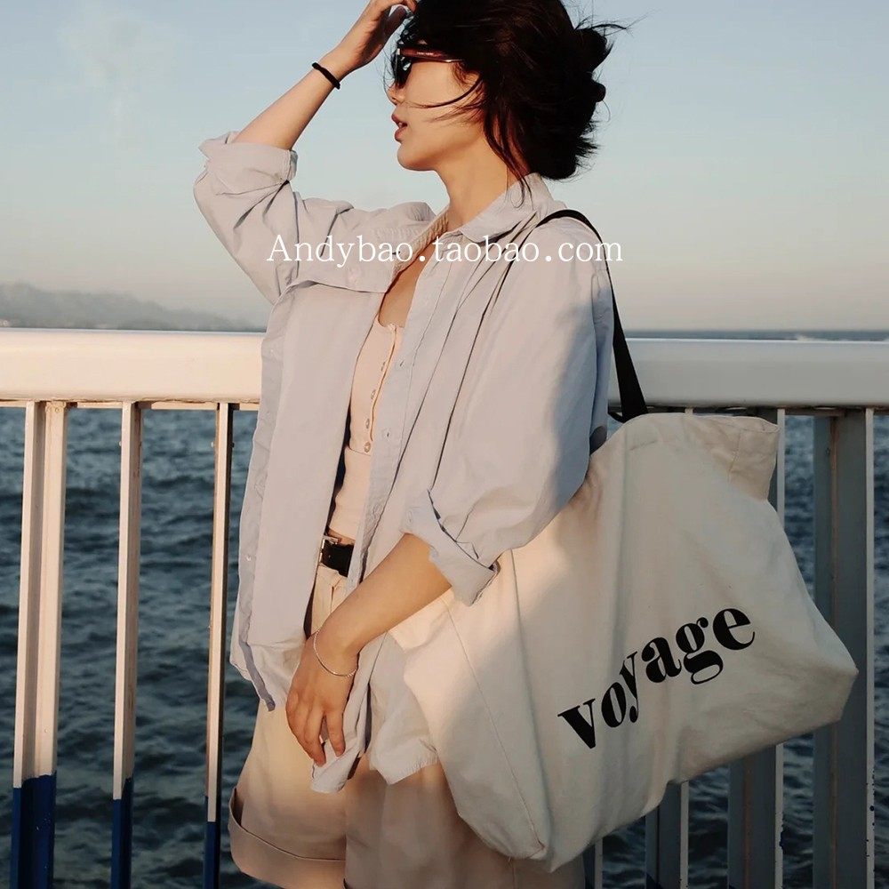 2025年新款简约字母很大的帆布包包男女通用瑜伽运动装书手提布袋