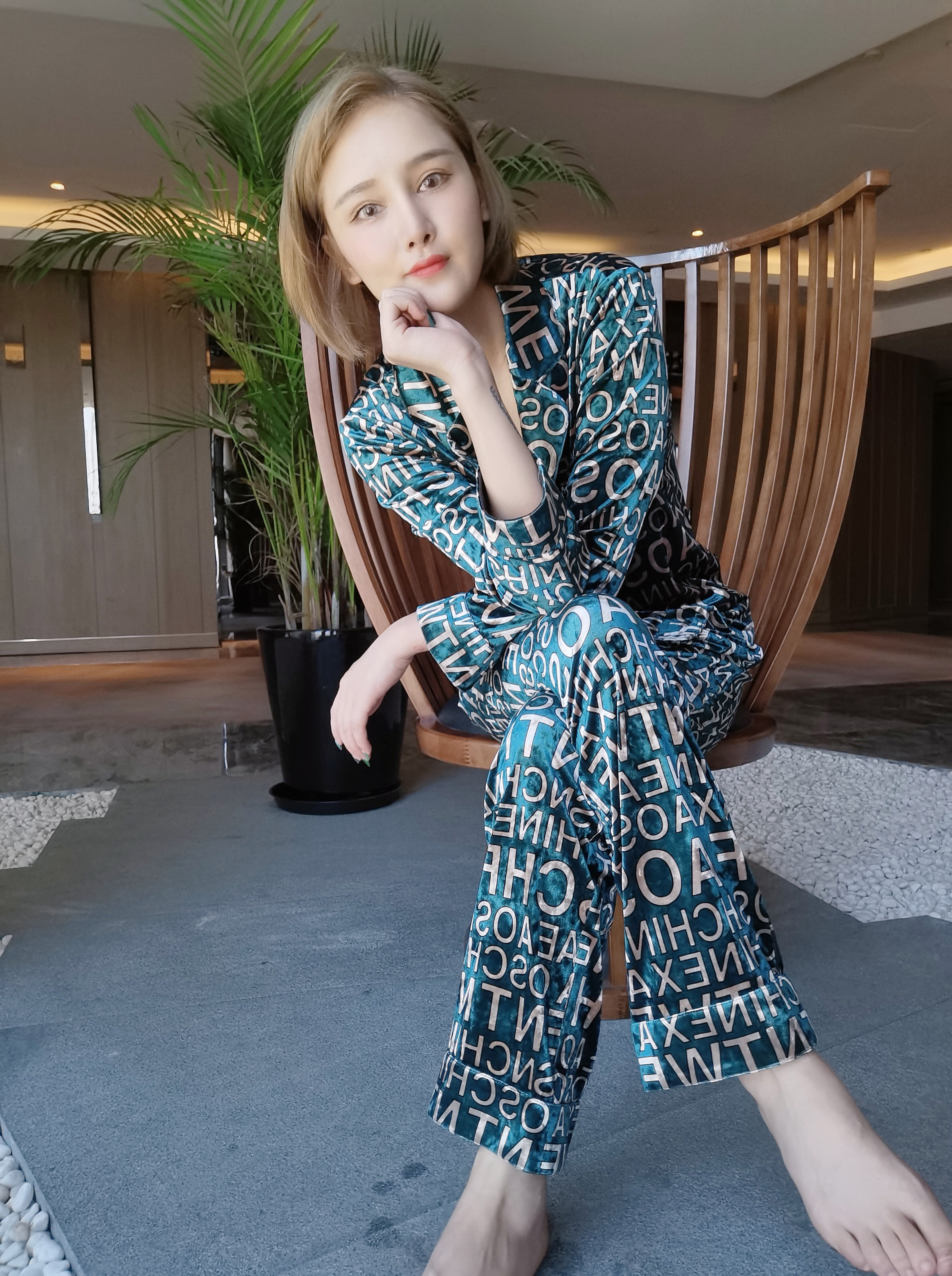 睡衣春季女2022新款秋季时尚条纹套装韩国丝绒紫色两件套家居服潮