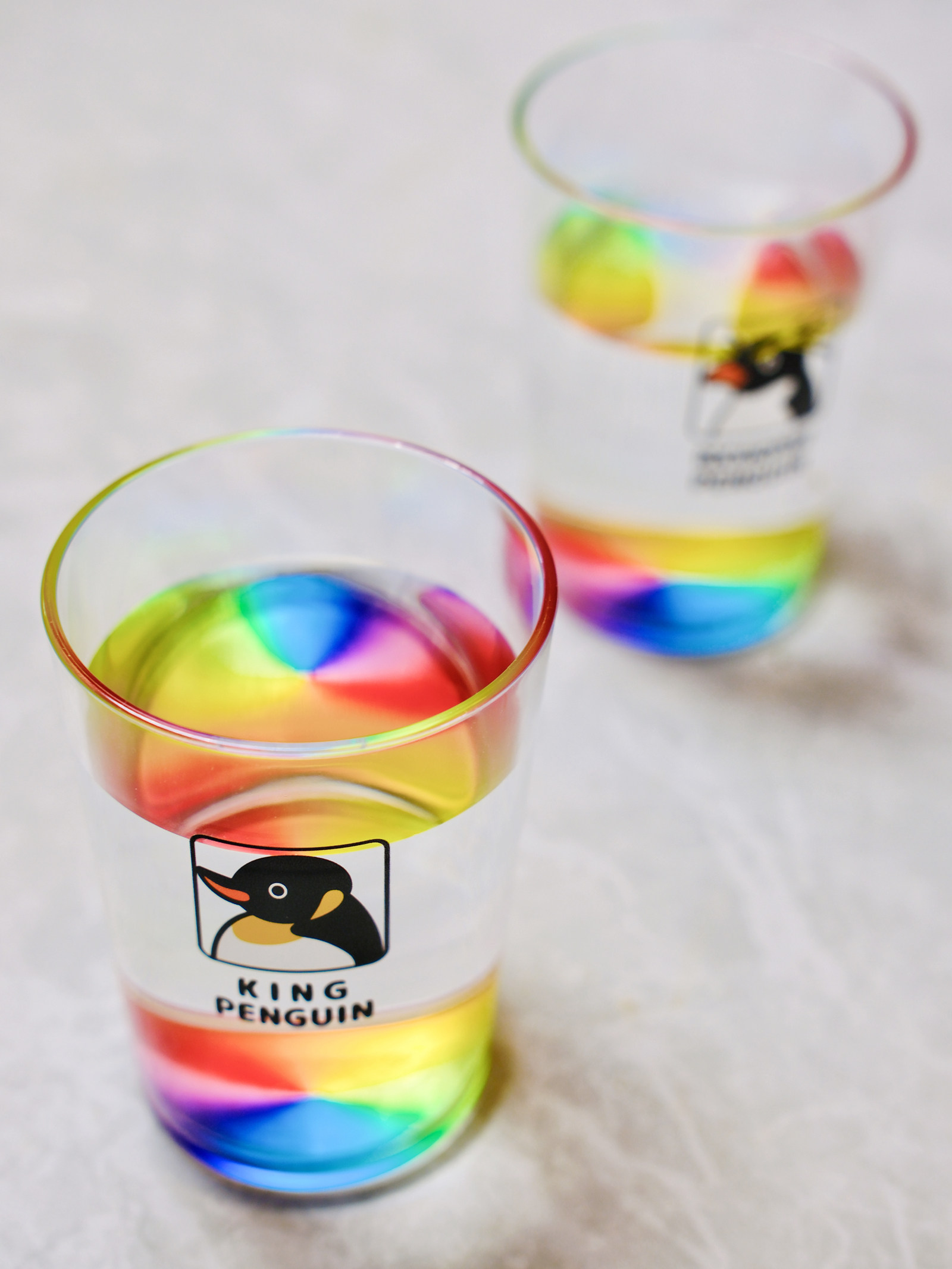 日本制进口彩虹糖果色梦幻企鹅树脂饮料水杯子啤酒杯子刷牙漱口杯