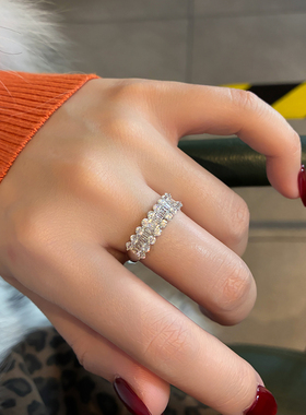 巨好看巨闪蕾丝造型T方排钻戒指