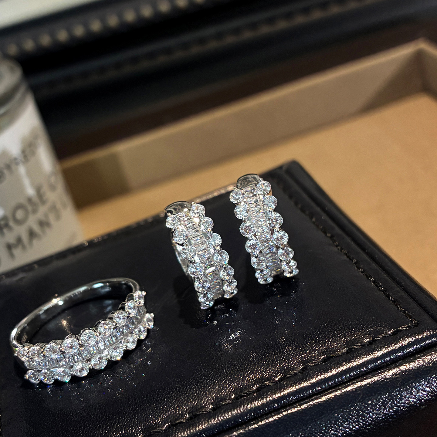 巨闪满天星蕾丝T方钻排钻耳环925银男女款人造仿真钻钻石耳钉耳饰,饰品/流行首饰/时尚饰品新,耳环,淘宝优惠券,粉丝福利购,淘宝优惠卷