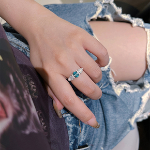 高级感培育帕拉伊巴戒指女冷淡风时尚通勤白贝母碧玺戒子蓝绿彩宝