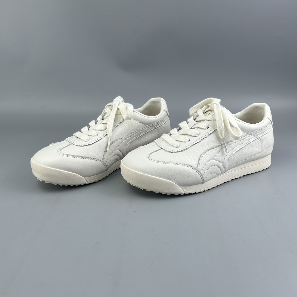 热销真皮休闲女鞋小白鞋好穿百搭