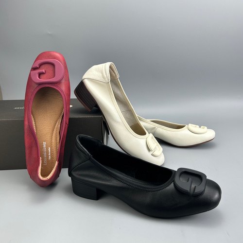 低跟女鞋头层牛皮宽大有大码