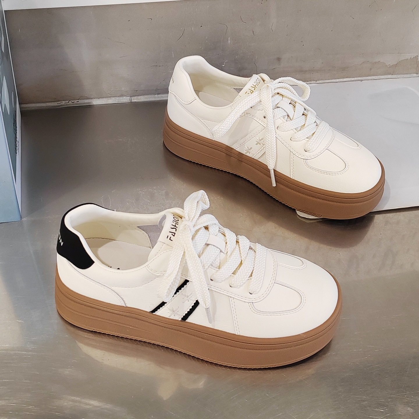 时尚真皮厚底德训鞋女2026春季新款韩版百搭系带运动鞋休闲鞋板鞋,女鞋,时尚休闲鞋,淘宝优惠券,粉丝福利购,淘宝优惠卷