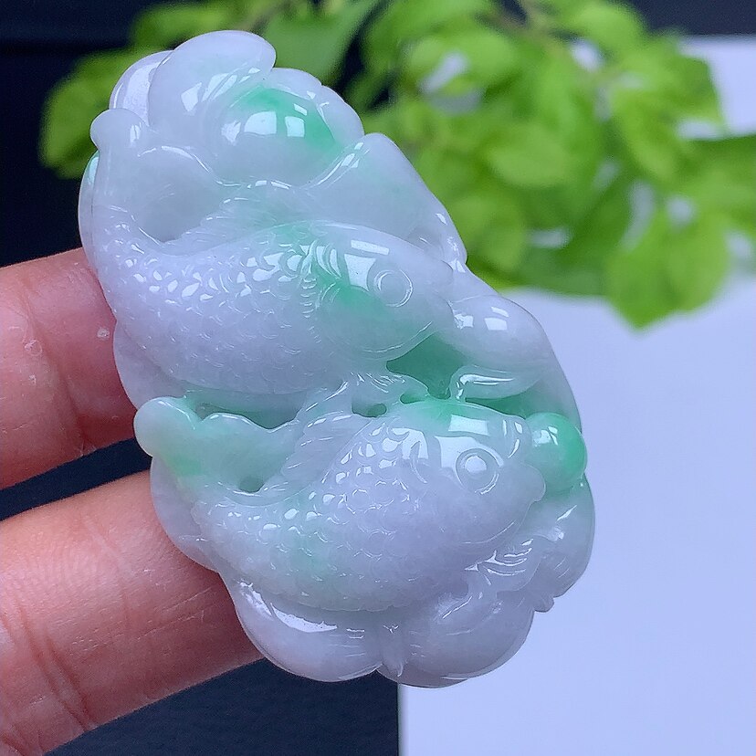 天然缅甸翡翠A货白底青飘阳绿年年有鱼吊坠毛衣链吊坠女款玉吊坠