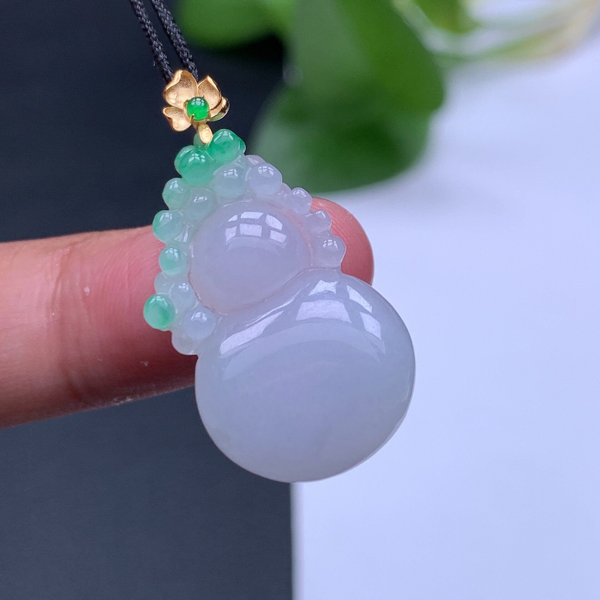 天然缅甸翡翠A货飘绿立体葫芦吊坠18K金扣头完美实拍项链玉吊坠女