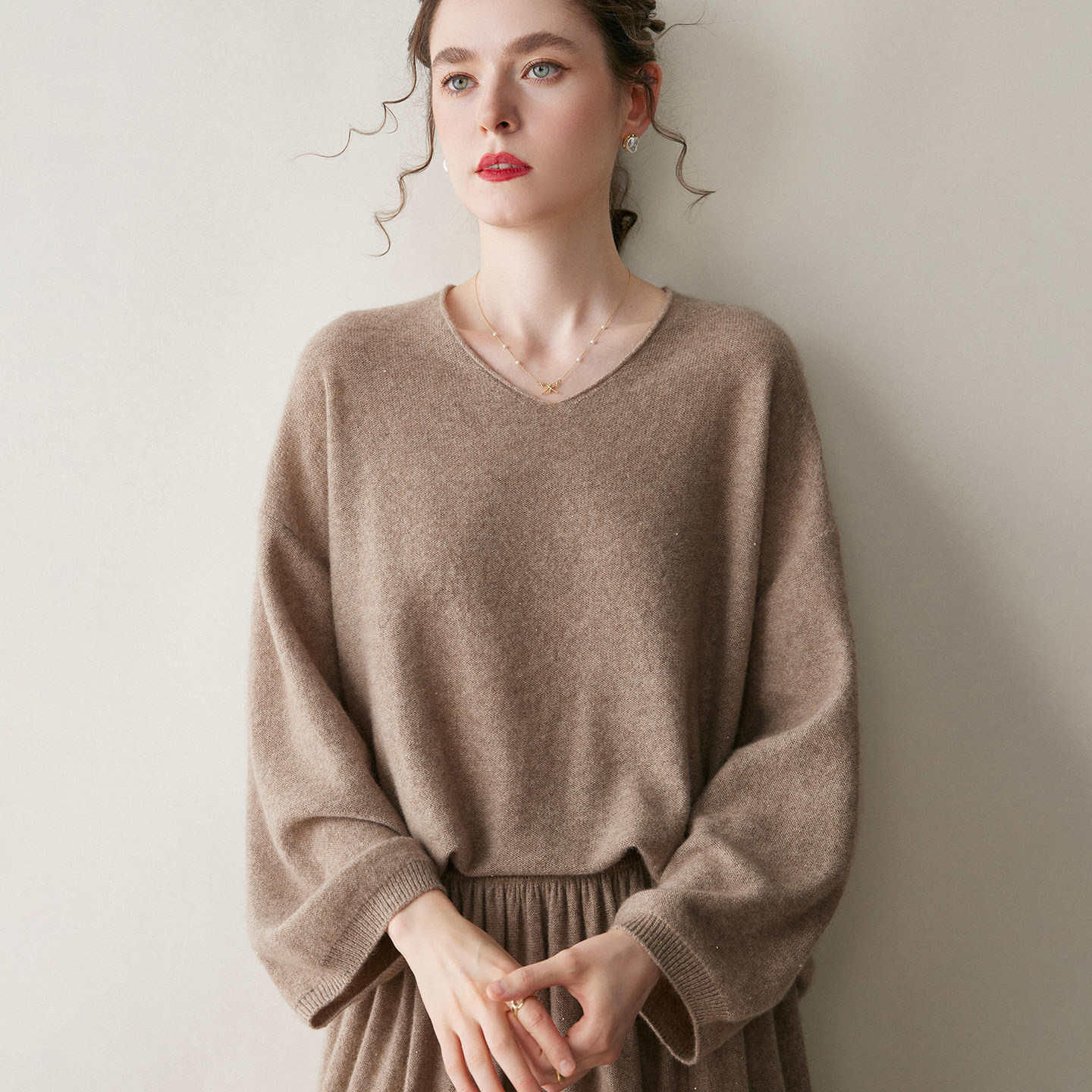 金色珠片纱v领羊绒衫女秋冬长袖宽松显瘦毛衣羊毛针织打底衫 大码