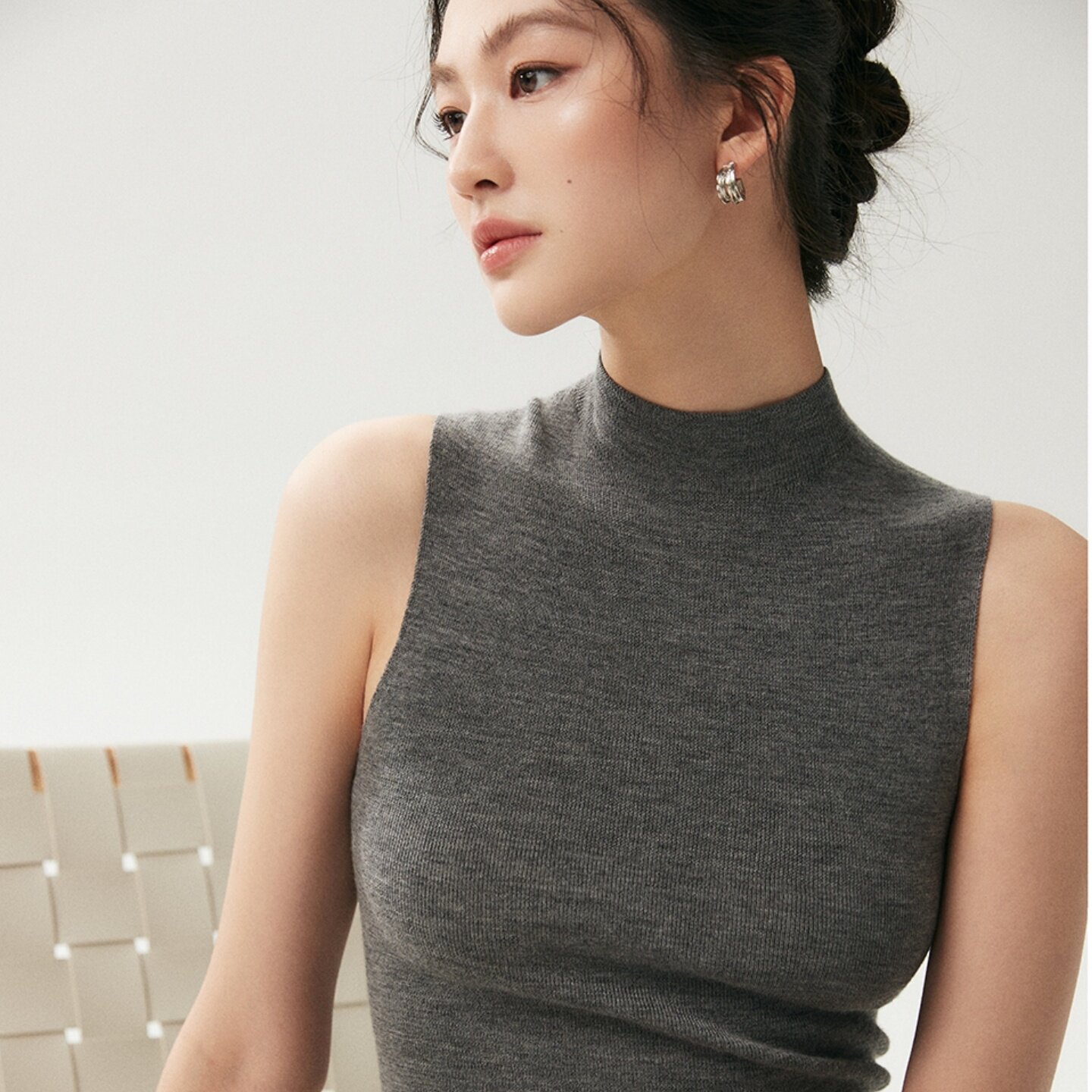 18针精纺无缝针织100%纯羊毛半高领无袖背心女超薄修身内搭打底衫