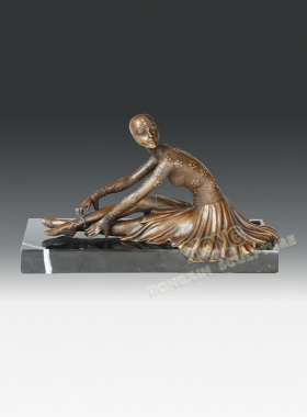 鸿鑫雕塑黄铜欧式人物装饰品摆件