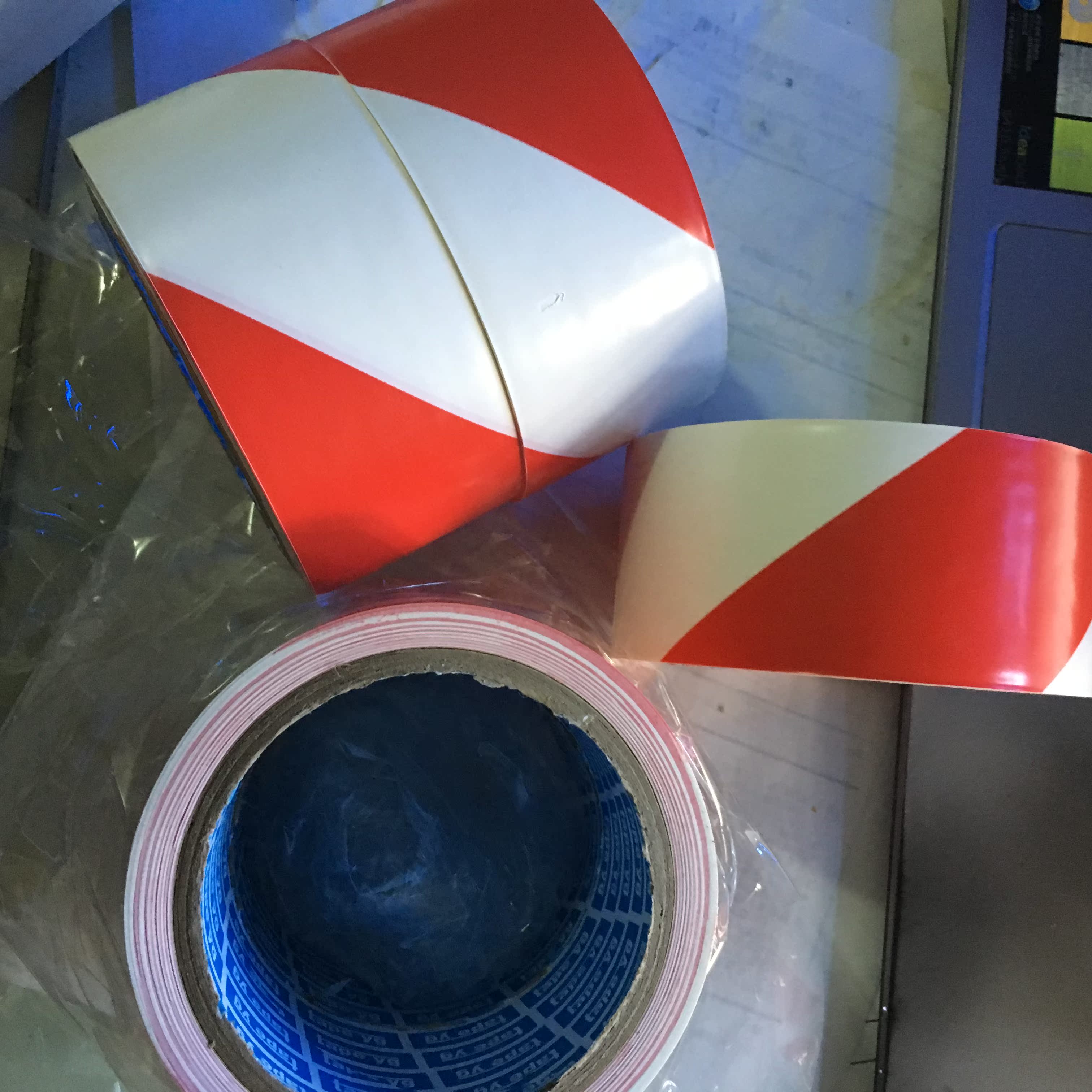 精品警示胶带4.8CM宽红白色地面胶带警戒隔离斑马线红白地板胶带