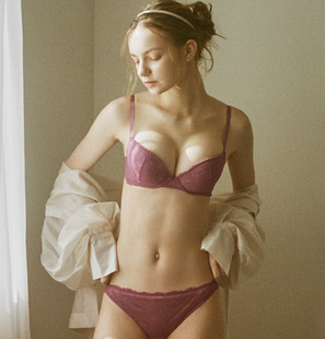 包邮 日本专柜 PEACH JOHN/蜜桃派 聚拢文胸内衣裤套装 398