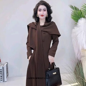 两件套围巾式2026新款秋季时尚气质赫本风显瘦风衣洋气保暧外套女