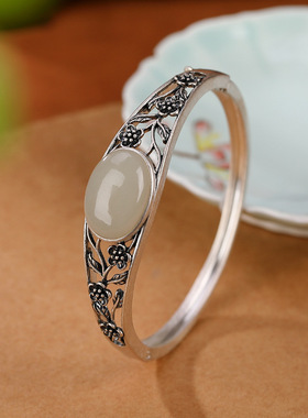 轻奢重工镀银和田玉梅花手镯女活扣复古民族风做旧手环宫廷风新款