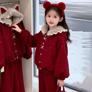 女童洋气2026拜年服宝宝冬季外套连帽拜年喜庆儿童款加绒两件套