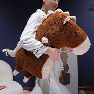 可爱卡通马毛绒玩具抱枕公仔棕色长毛玩偶抱枕礼物沙发靠垫马年