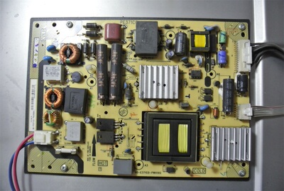 东芝 L42E5300A L46E5300A 拆机电源板 PE371C0 40-E371C0-PWH1XG