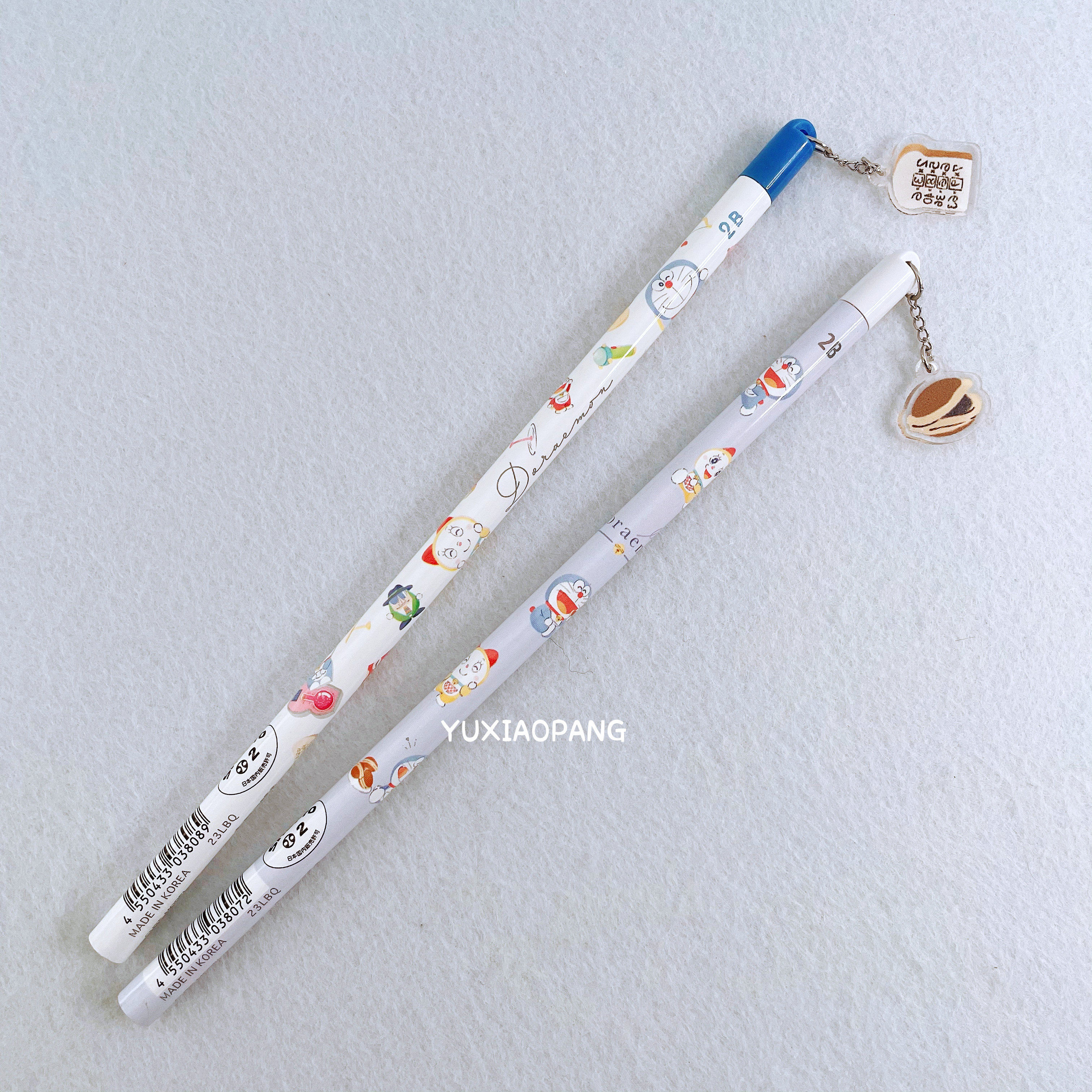 哆啦A梦限定 日本 kamio限量款机器猫挂件挂坠木铅笔2B黑色