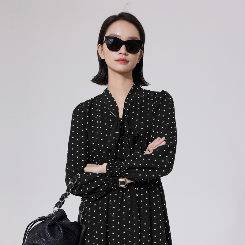 普普风飘带领收腰连衣裙